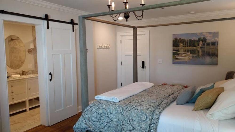 Harbor House Inn Sackets Harbor Buitenkant foto