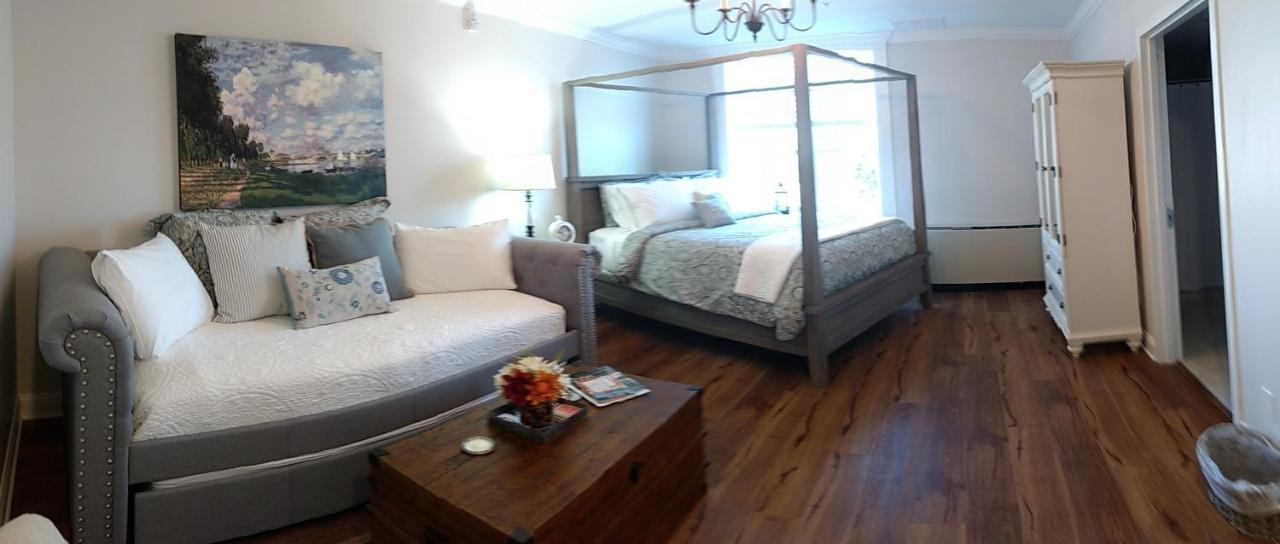 Harbor House Inn Sackets Harbor Buitenkant foto